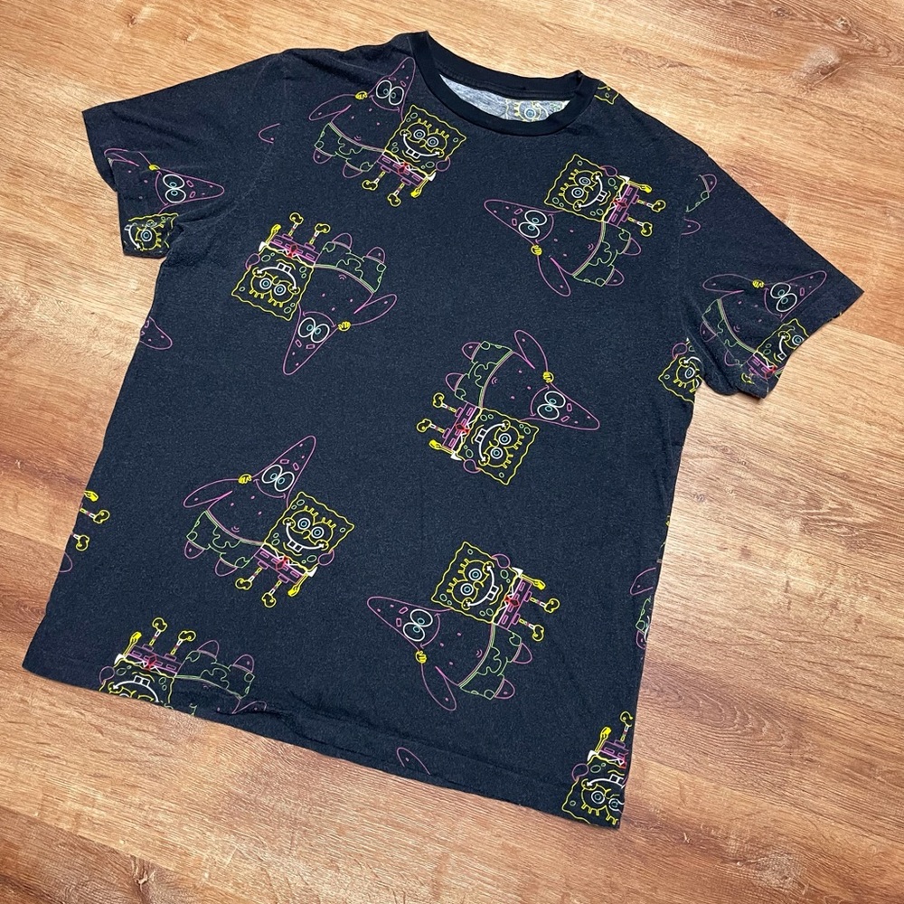 Graphic tee